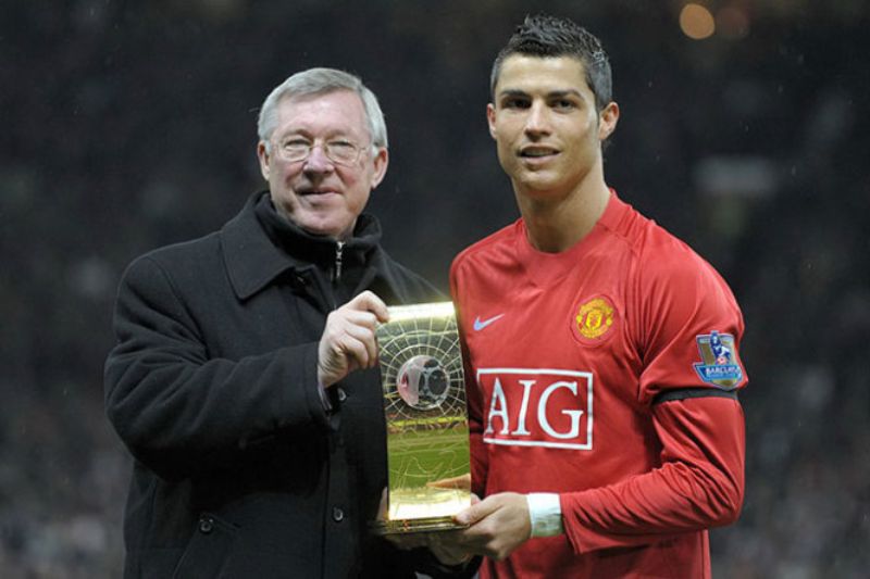 Huấn Luyện Viên Alex Ferguson Là Ai? Khám Phá Nhân Vật Này